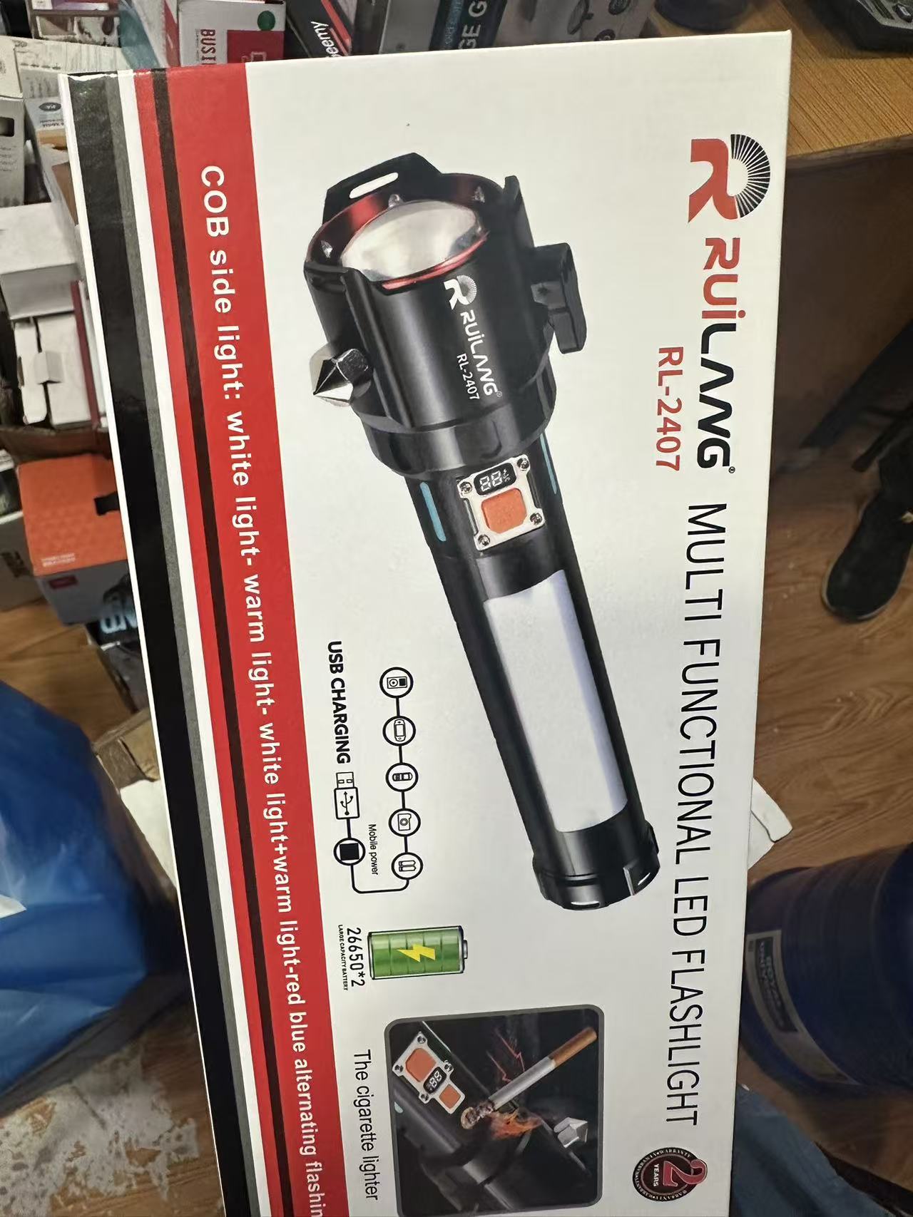 USB चार्जिङ COB सुरक्षा ह्यामर बहु-कार्यात्मक वाटरप्रूफ एल्युमिनियम मिश्र धातु सेतो लेजर टर्चको साथ उच्च शक्ति जुम एलईडी टर्चलाइट